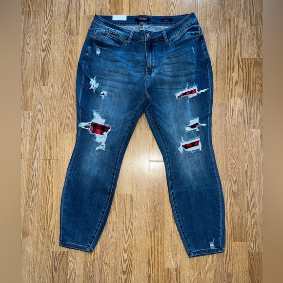 Judy Blue Jeans - Picture 2 of 5